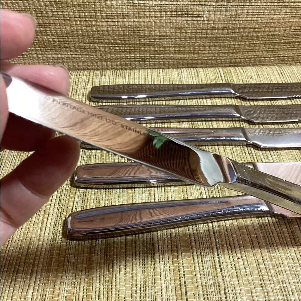 Set of 7 Heritage Mint LTD Stainless Steel Serrated Steak Knives
